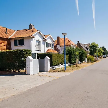 In Near Zeedijk *