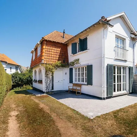 In Near Zeedijk Villa *