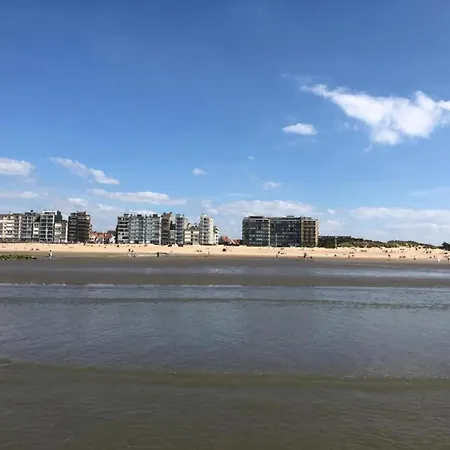 In Near Zeedijk *